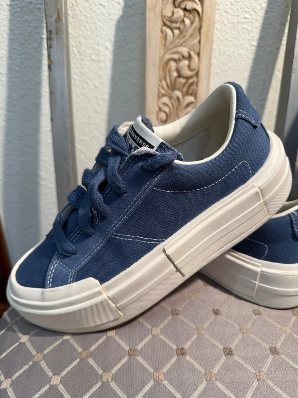 Men Converse shoes size 9 - Picture 4 of 6